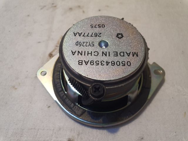 bontott JEEP CHEROKEE Bal első Hangszóró