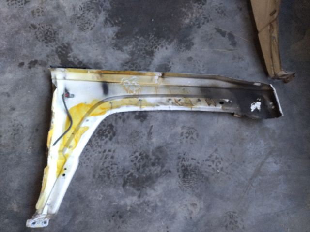 bontott JEEP CHEROKEE Bal első Sárvédő