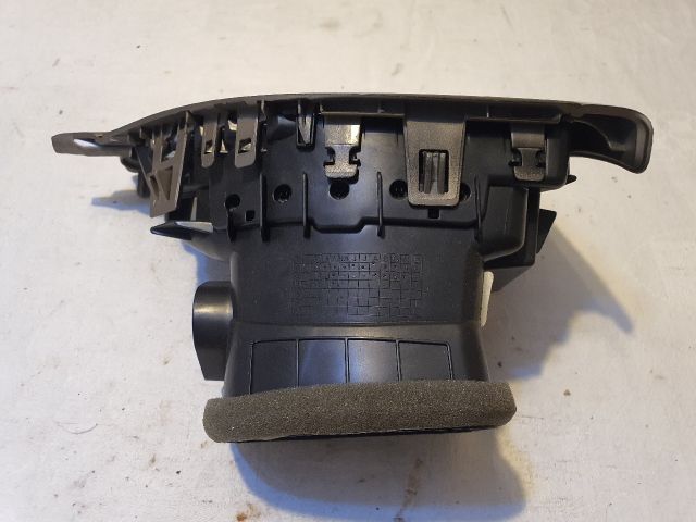 bontott JEEP CHEROKEE Bal Szellőző