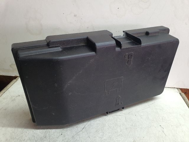 bontott JEEP CHEROKEE Biztosítéktábla Fedél