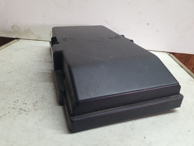 bontott JEEP CHEROKEE Biztosítéktábla Fedél