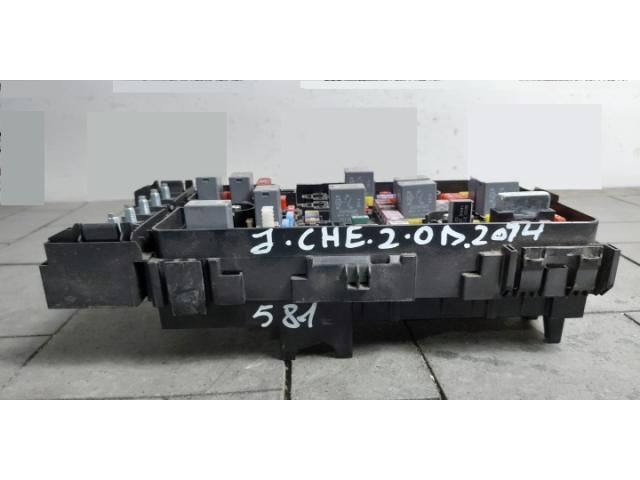 bontott JEEP CHEROKEE Biztosítéktábla Utastér