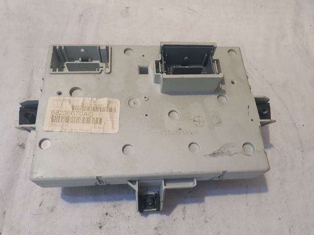 bontott JEEP CHEROKEE Biztosítéktábla Utastér