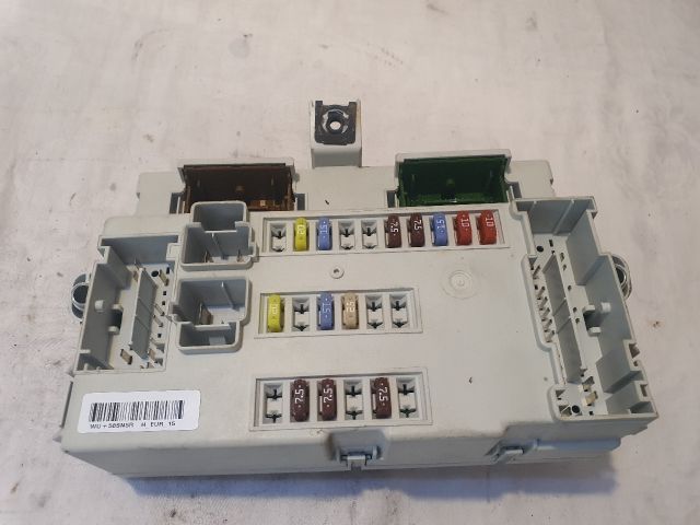 bontott JEEP CHEROKEE Biztosítéktábla Utastér