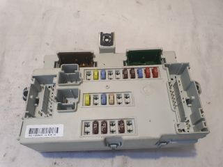 bontott JEEP CHEROKEE Biztosítéktábla Utastér