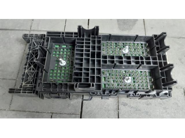 bontott JEEP CHEROKEE Biztosítéktábla Utastér