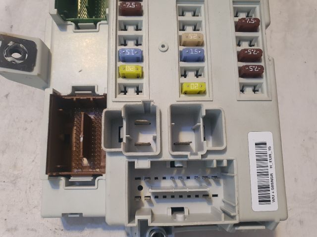 bontott JEEP CHEROKEE Biztosítéktábla Utastér