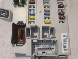 bontott JEEP CHEROKEE Biztosítéktábla Utastér