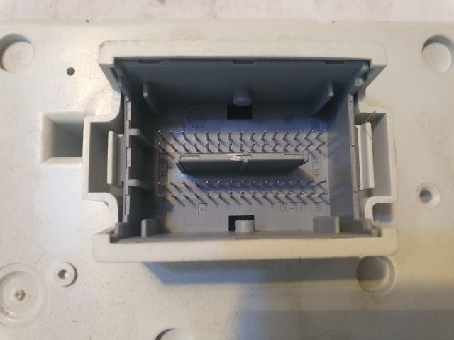 bontott JEEP CHEROKEE Biztosítéktábla Utastér