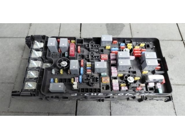 bontott JEEP CHEROKEE Biztosítéktábla Utastér