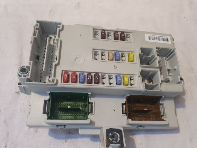 bontott JEEP CHEROKEE Biztosítéktábla Utastér