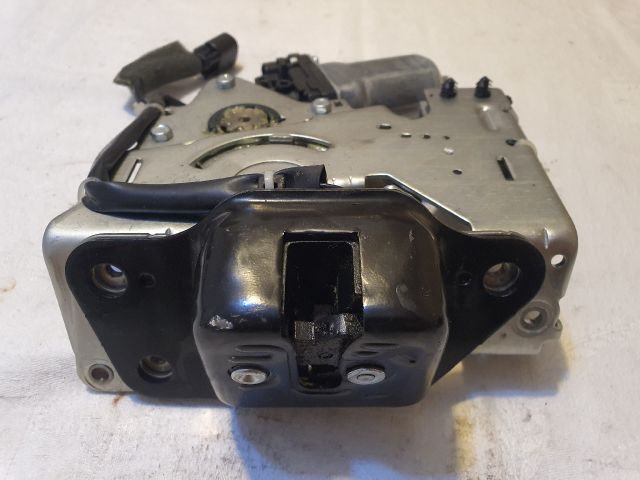 bontott JEEP CHEROKEE Csomagtérajtó Zárszerkezet