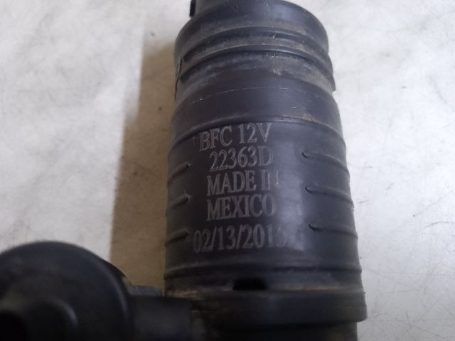 bontott JEEP CHEROKEE Első Ablakmosó Szivattyú