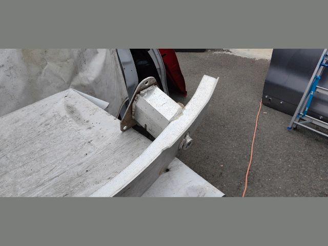 bontott JEEP CHEROKEE Hátsó Lökhárító Merevítő (Fém)