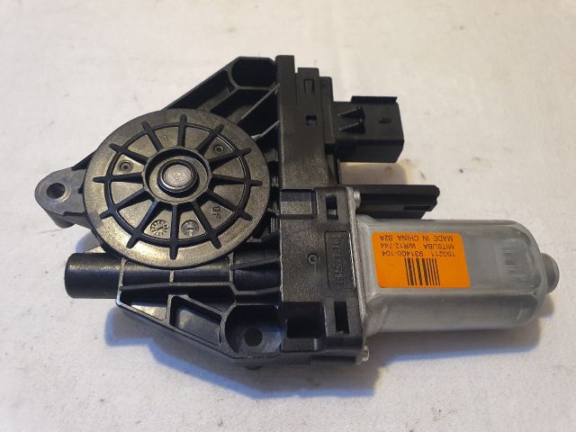 bontott JEEP CHEROKEE Jobb első Ablakemelő Motor