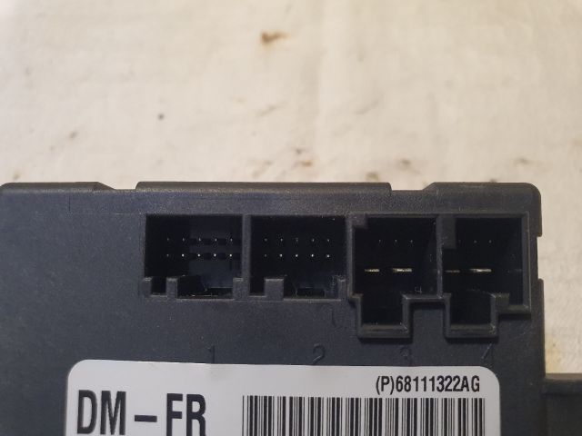 bontott JEEP CHEROKEE Jobb első Ajtó Vezérlőegység