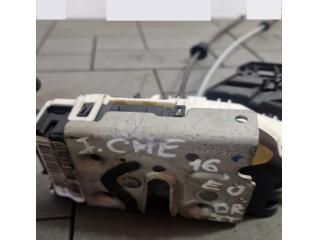 bontott JEEP CHEROKEE Jobb első Ajtózár