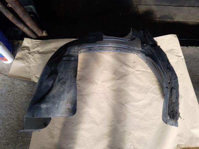 bontott JEEP CHEROKEE Jobb első Dobbetét (Kerékjárati, Műanyag)