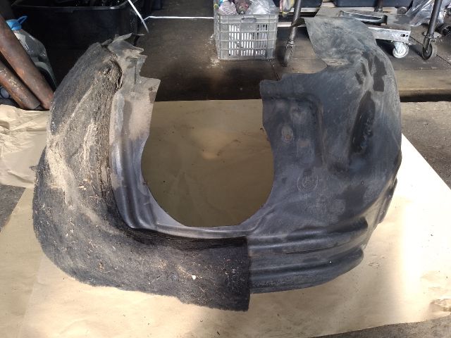 bontott JEEP CHEROKEE Jobb első Dobbetét (Kerékjárati, Műanyag)