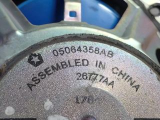 bontott JEEP CHEROKEE Jobb első Hangszóró