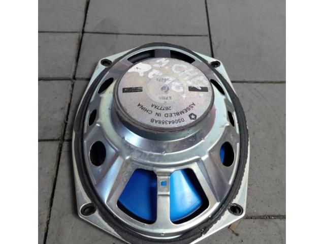 bontott JEEP CHEROKEE Jobb első Hangszóró