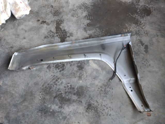 bontott JEEP CHEROKEE Jobb első Sárvédő