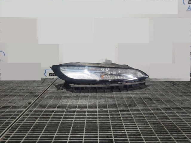 bontott JEEP CHEROKEE Jobb Fényszóró