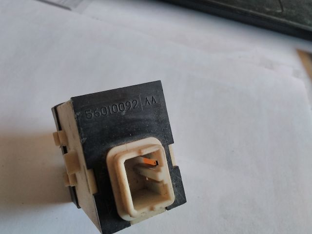 bontott JEEP CHEROKEE Jobb hátsó Ablakemelő Kapcsoló