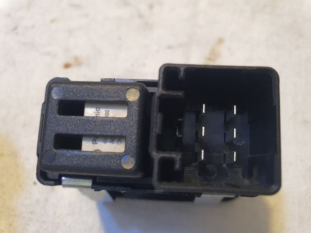 bontott JEEP CHEROKEE Jobb hátsó Ablakemelő Kapcsoló