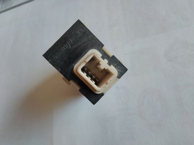 bontott JEEP CHEROKEE Jobb hátsó Ablakemelő Kapcsoló