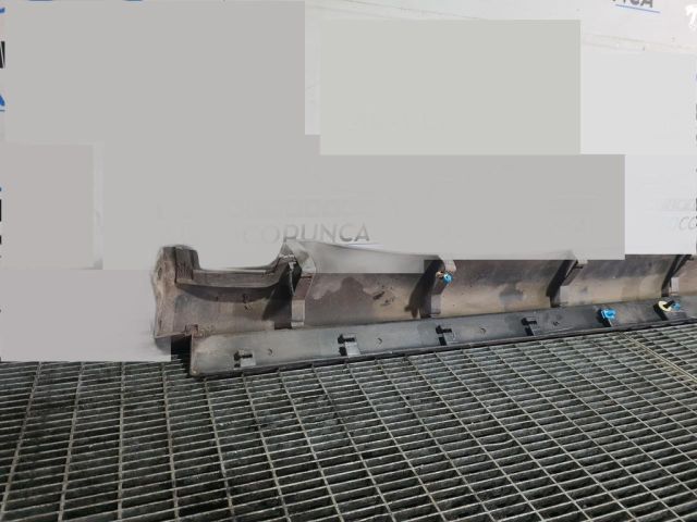 bontott JEEP CHEROKEE Jobb Küszöb