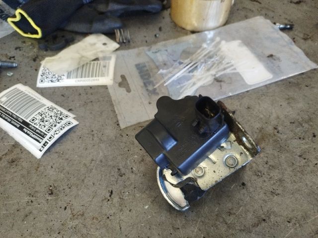 bontott JEEP CHEROKEE Központizár Motor Csomagtérajtó