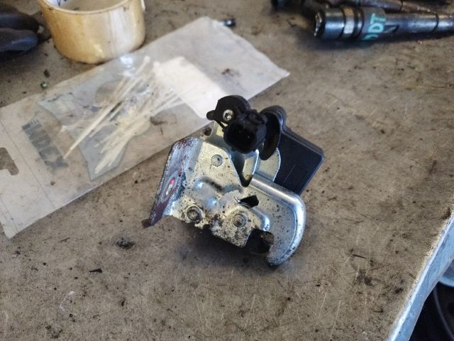 bontott JEEP CHEROKEE Központizár Motor Csomagtérajtó