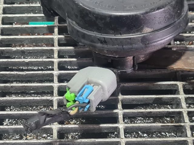 bontott JEEP CHEROKEE Kürt