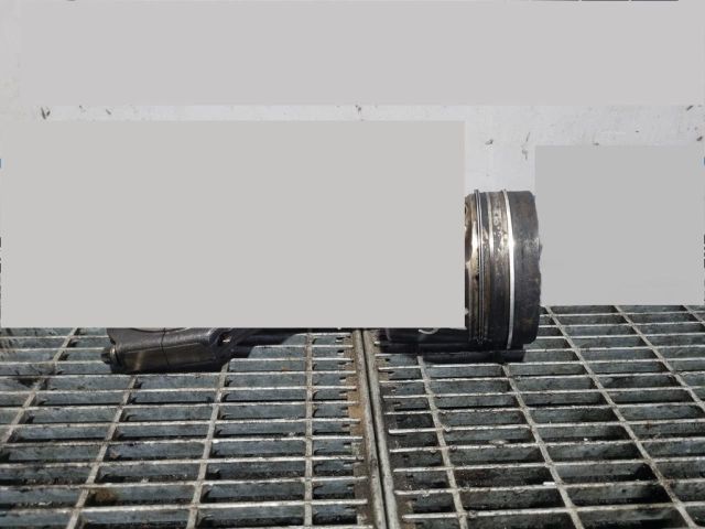 bontott JEEP COMPASS Dugattyú