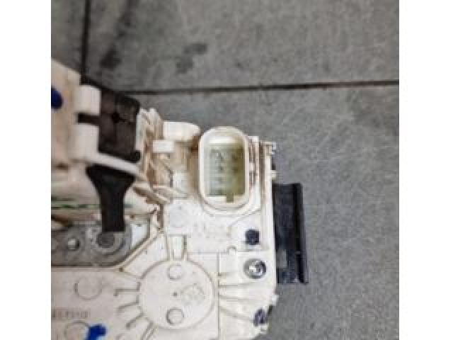 bontott JEEP COMPASS Bal első Ajtózár