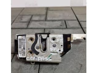 bontott JEEP COMPASS Bal első Ajtózár