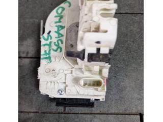 bontott JEEP COMPASS Bal első Ajtózár