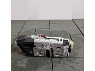 bontott JEEP COMPASS Bal hátsó Ajtózár