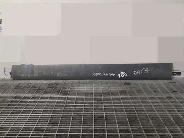 bontott JEEP COMPASS Jobb első Ajtó Díszléc