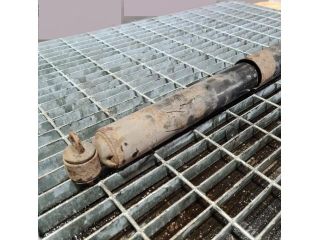 bontott JEEP GRAND CHEROKEE Bal első Lengéscsillapító