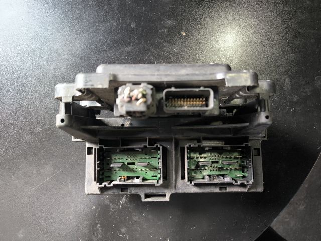 bontott JEEP GRAND CHEROKEE Biztosítéktábla Motortér