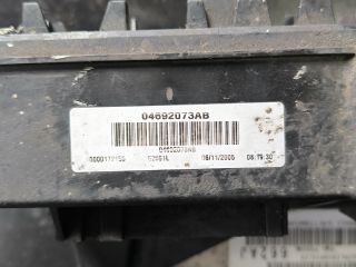 bontott JEEP GRAND CHEROKEE Biztosítéktábla Motortér