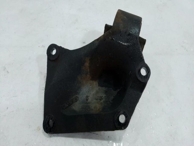 bontott JEEP GRAND CHEROKEE Motor Tartó Bak Jobb