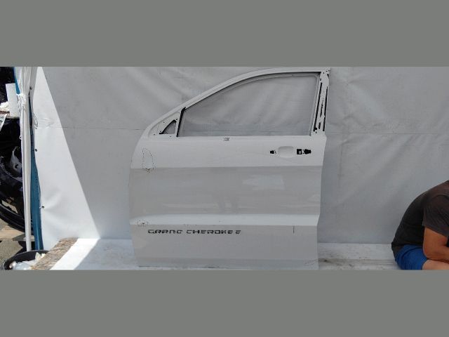 bontott JEEP GRAND CHEROKEE Bal első Ajtó (Üres lemez)