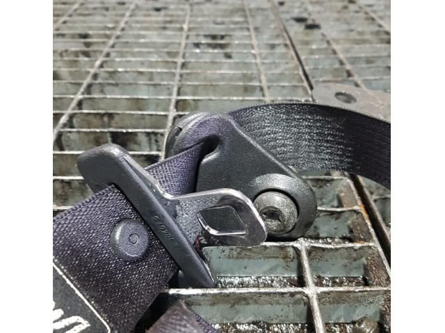 bontott JEEP GRAND CHEROKEE Bal első Biztonsági Öv