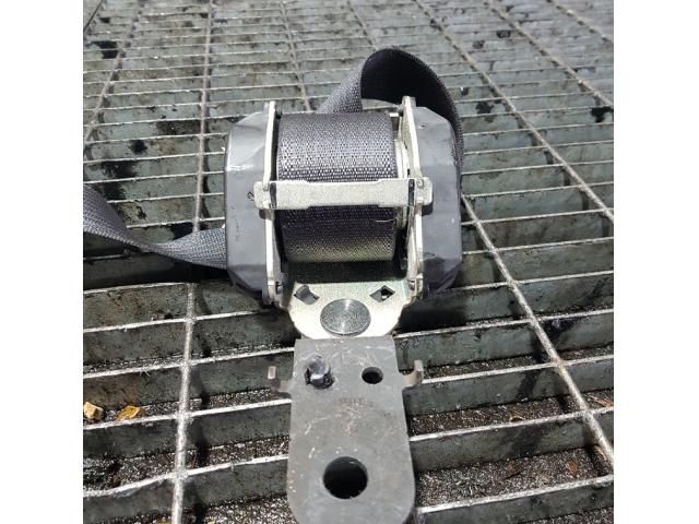 bontott JEEP GRAND CHEROKEE Bal első Biztonsági Öv