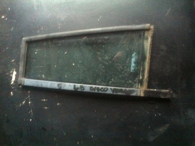 bontott JEEP GRAND CHEROKEE Bal hátsó Fixüveg (Ajtóban)