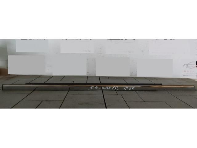 bontott JEEP GRAND CHEROKEE Bal hátsó Vízlehúzó Gumicsík