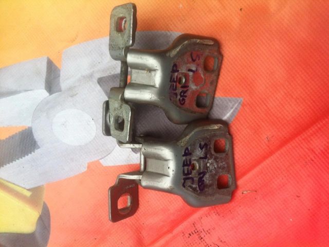 bontott JEEP GRAND CHEROKEE Bal hátsó Zsanér